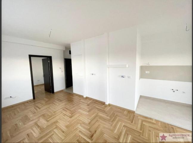 Novi Beograd, Ledine, Oplenačka, 43. 9m2