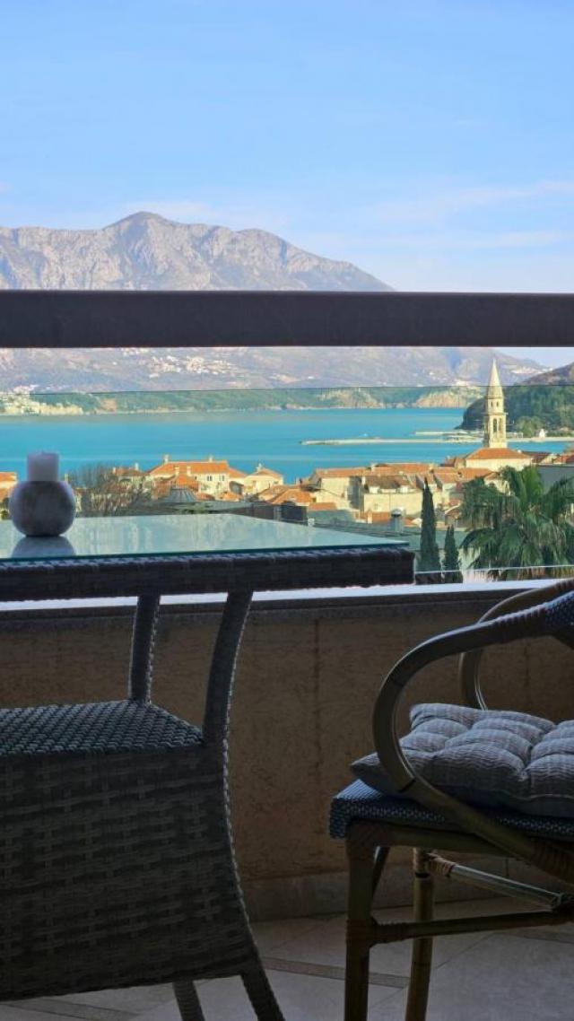 Two-bedroom apartment for sale, Budva, 61 m2