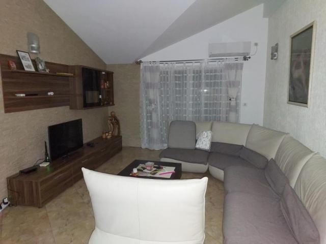 Two-bedroom flat for rent-Tivat