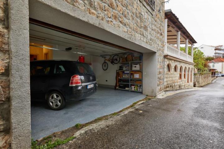 Villa for sale in Kotor with sea view