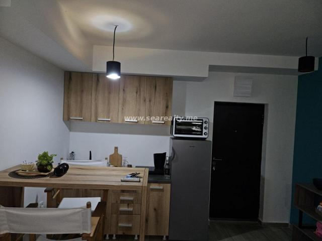 Two bedroom apartment 64m2 in Tivat, Seljanovo