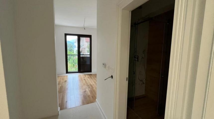 Two-bedroom apartment in Tivat, Podkuk