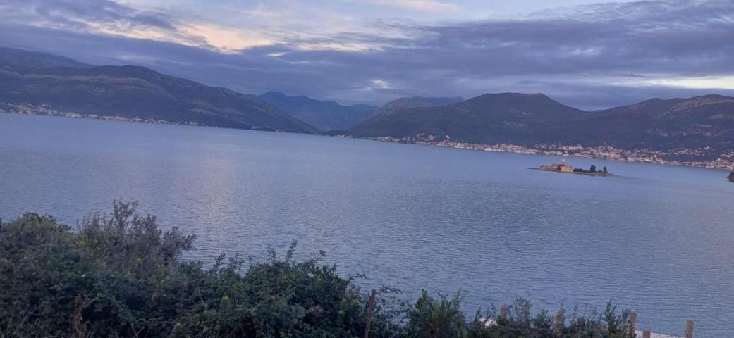 Land for sale, 2300 m2, Tivat, Radovići