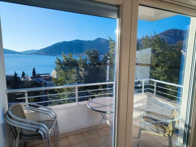 For sale one-bedroom apartment-Tivat d1934