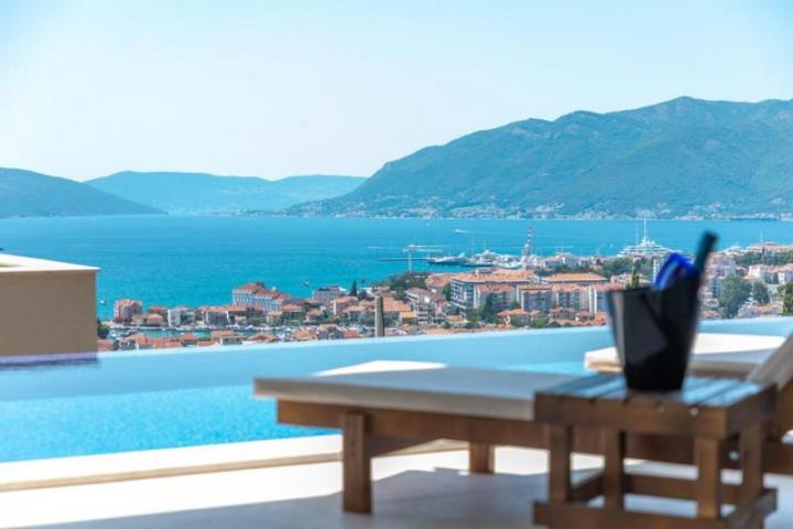 Gorgeous Furnished 5-bedroom Villa with a View over Tivat