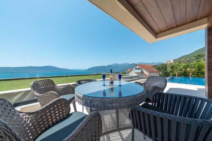 Gorgeous Furnished 5-bedroom Villa with a View over Tivat