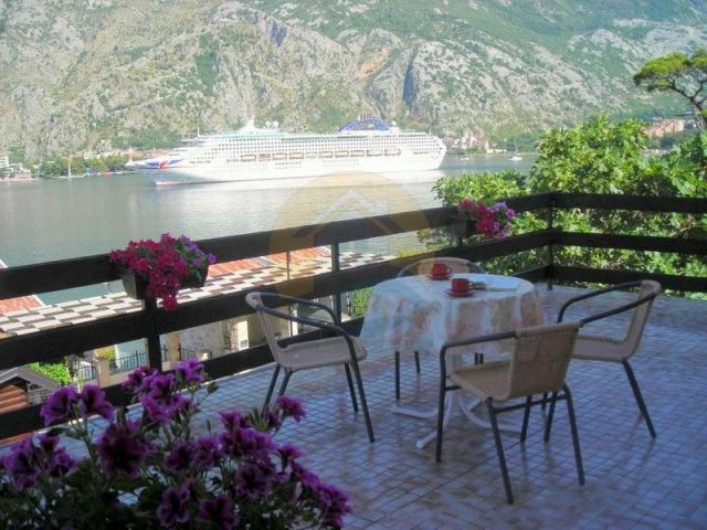 House for sale in Kotor