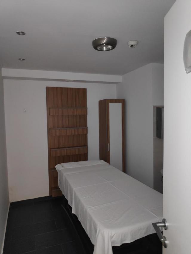 Prodaja, Poslovni prostor, 300m2 , Centar