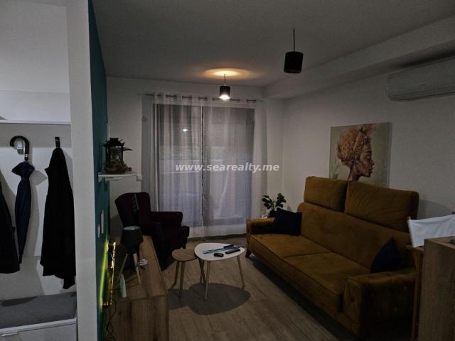 Two bedroom apartment 64m2 in Tivat, Seljanovo