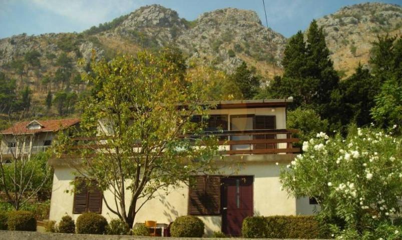 House for sale in Kotor