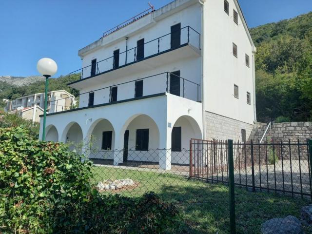 Villa with sea view, Petrovac