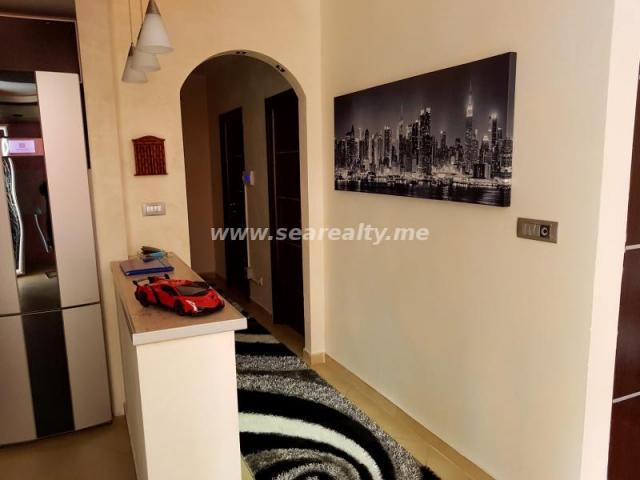 Modern two bedroom apartment in Dobrota