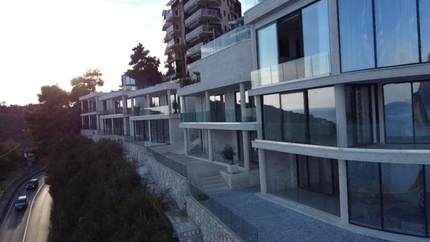 Luxury duplex apartment in Budva