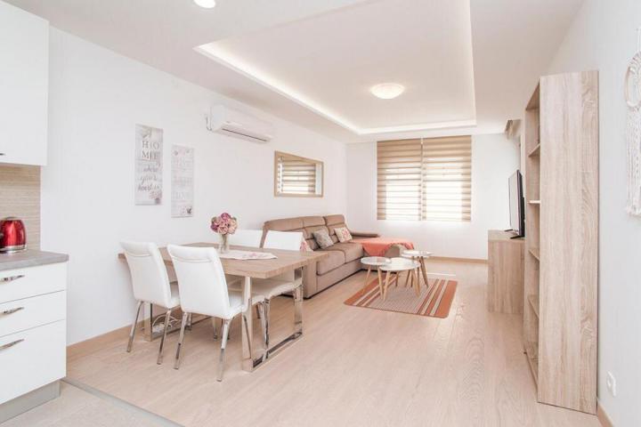 One-bedroom apartment for rent-Tivat