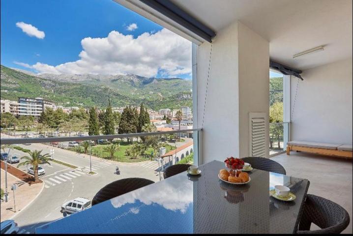 Luxury 1-bedroom apartment in Budva for rent