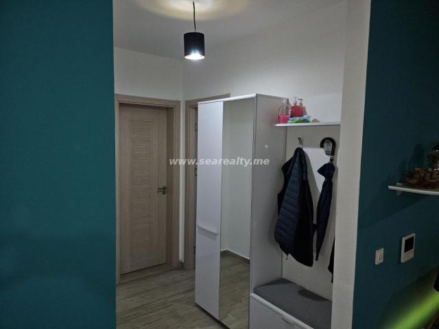 Two bedroom apartment 64m2 in Tivat, Seljanovo