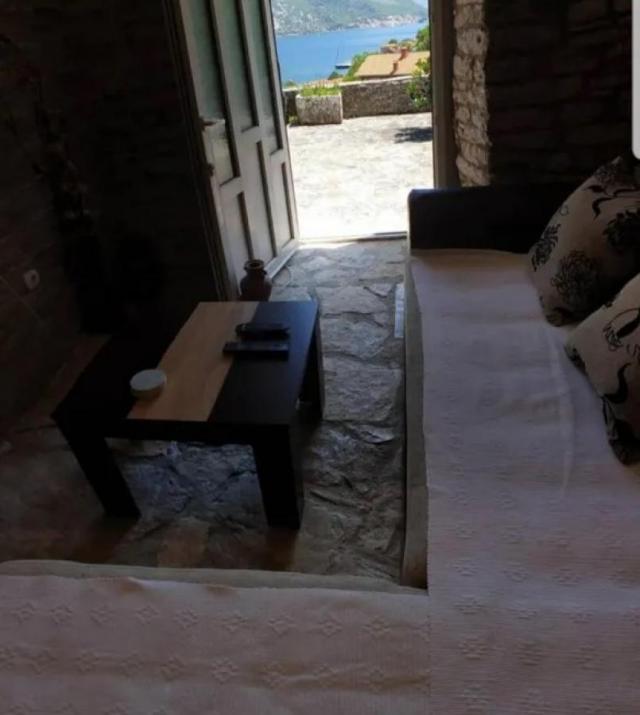 Beautiful house with a view of the sea in Kotor for rent