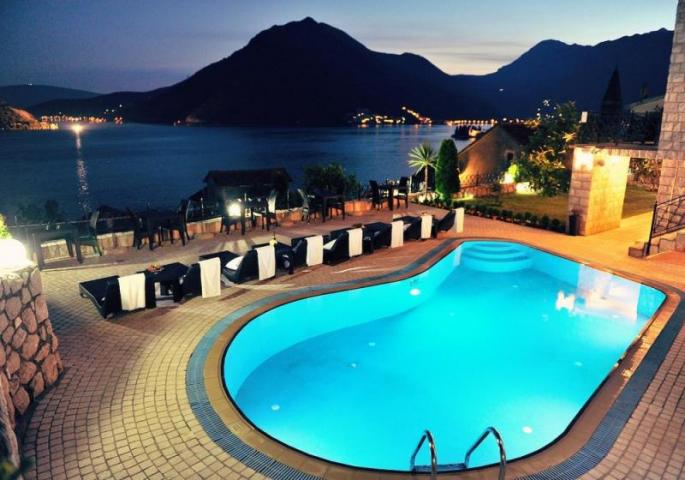 Hotel by the sea in Perast