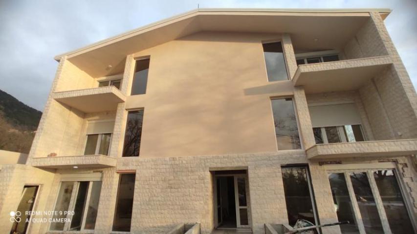 Building, 6 double room apartments with a swimming pool, Sutvara, Kotor