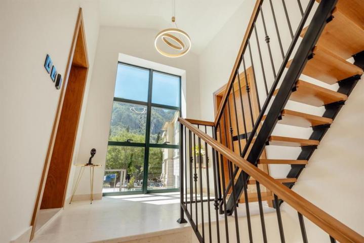 Stylish modern one-bedroom apartment for rent in Kotor, 50m2