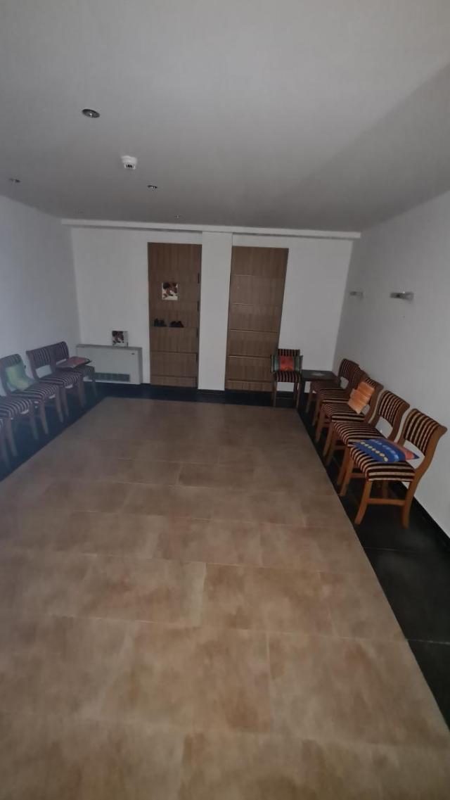 Prodaja, Poslovni prostor, 300m2 , Centar