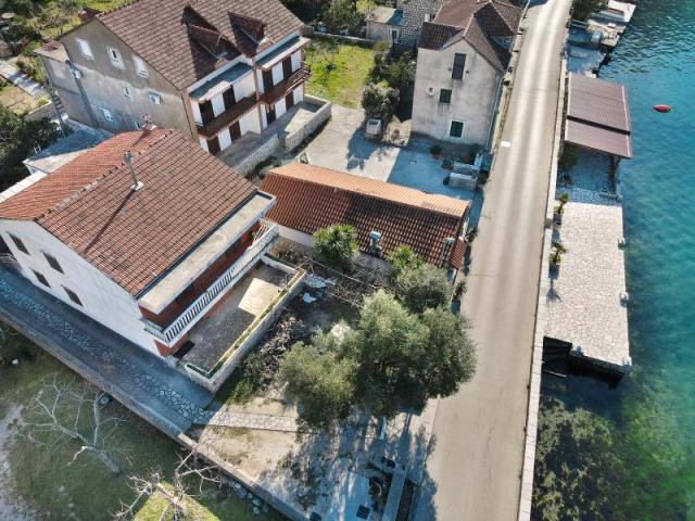 A house by the sea in Kotor is for sale