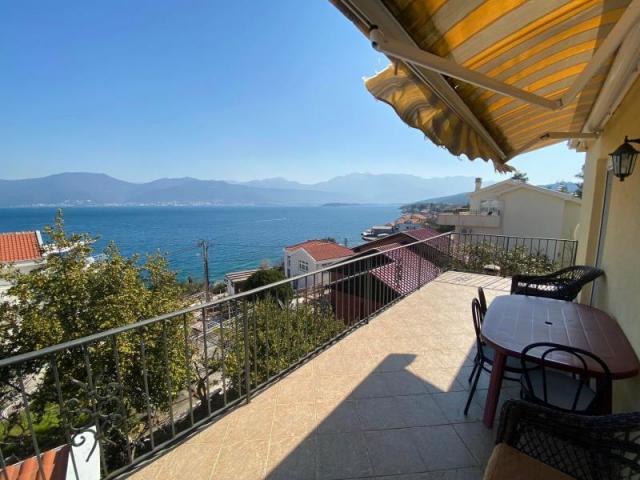 House by the sea at a good price (Krasici)