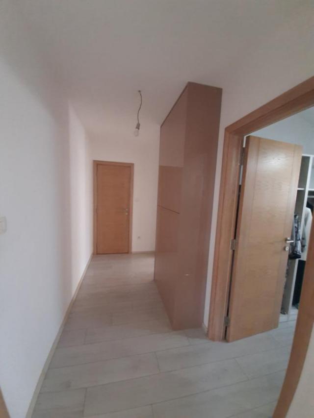 Excellent offer. Three-room apartment, Zabjelo, Podgorica