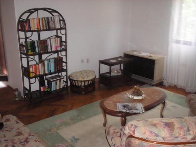 Two bedroom apartment for sale in Pinjes, Ulcinj