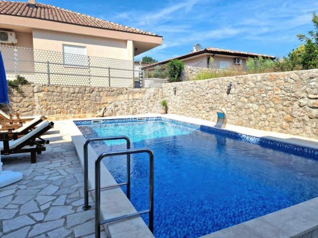 Luxury villa for long-term rent in Kotor