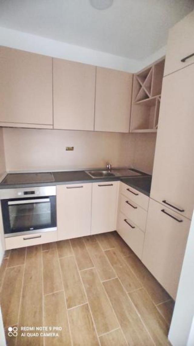 Building, 6 double room apartments with a swimming pool, Sutvara, Kotor