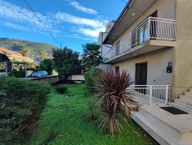 House with a sea view in Tivat is for sale