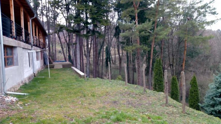 Poslovni objekat Su+Pr+1Pk 850m Fruška gora Popovica plac 1670m