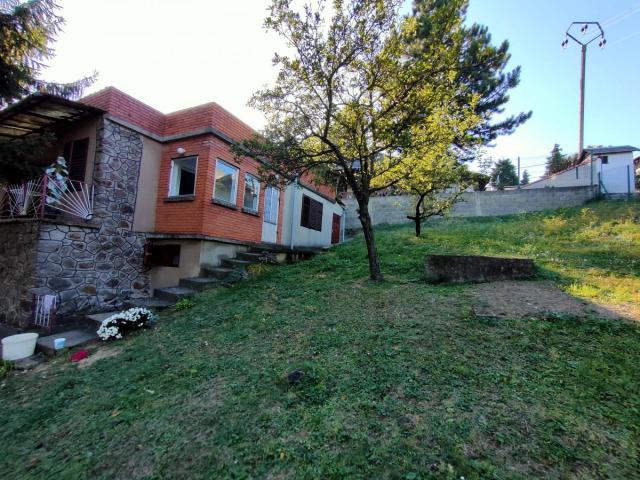 Vikend kuća 132m Fruška gora Popovica plac 1040m