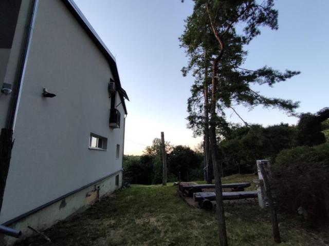 Poslovni objekat Su+Pr+1Pk 850m Fruška gora Popovica plac 1670m