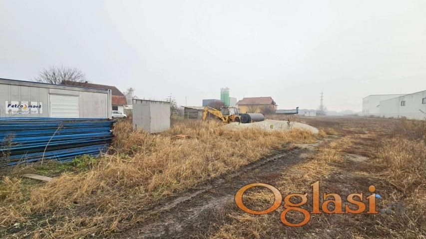 Građevinski plac 9511m na putu Novi Sad Rumenka