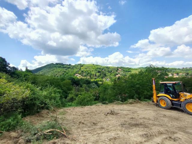 Građevinski plac 1490m Fruška gora Rakovac -Dolača za Vikendicu