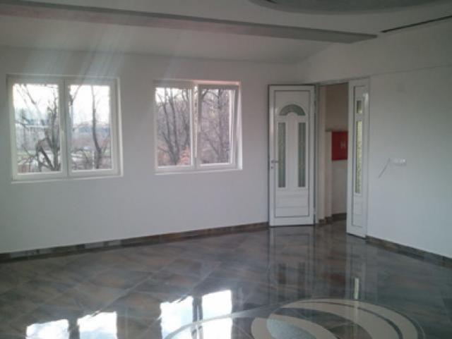 Izdavanje, Poslovni prostor, 1700m2 , Zemun