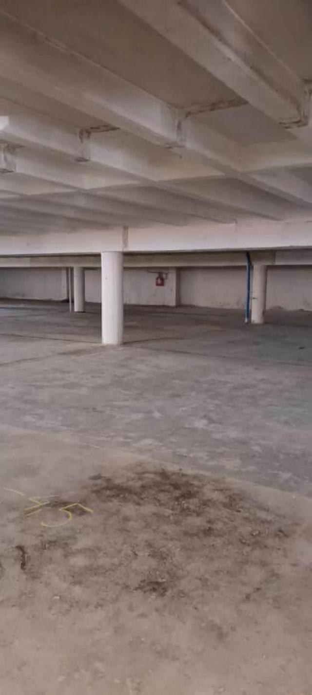 Gradska bolnica, prostor za sve delatnosti, obezbeđen parking !