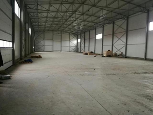 Nov magacin u Ugrinovcima od 1300m2, visina 8 metara