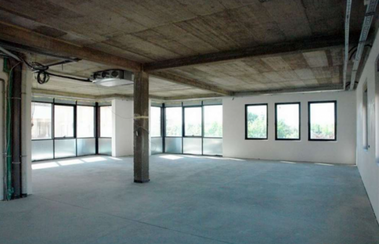 Izdavanje, Poslovni prostor, 150m2 , Altina 2