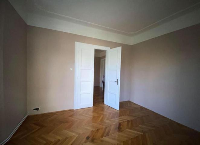 Izdavanje, Poslovni prostor, 120m2 , Centar