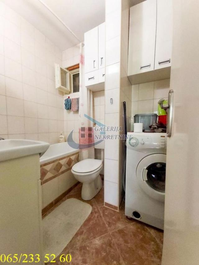 Voždovac, Banjica - Bulevar oslobođenja 46m2+4m2 lođa