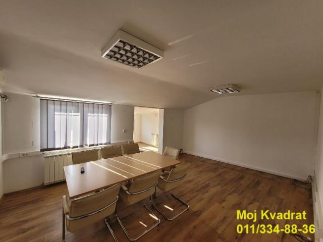 Zemun, Nova Galenika - Batajnički drum, 620m2