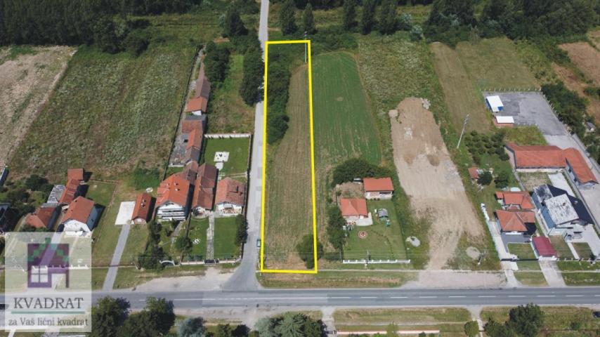 Građevinski plac 30, 45 ari, Obrenovac, Zvečka – 120 000 €