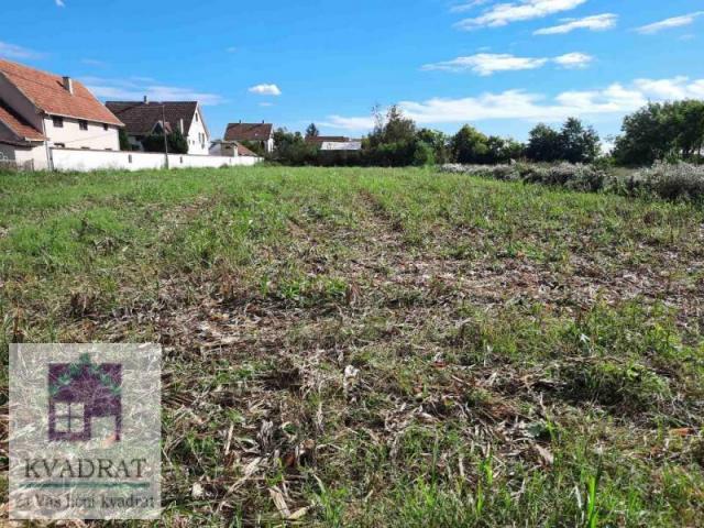 Plac 35 ara, Obrenovac, Zvečka – 40 000 €