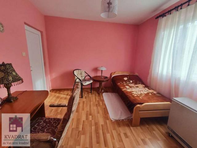 Kuća 205 m², 23, 38 ari, Obrenovac, Zvečka – 175 000 € (POLUNAMEŠTENA)