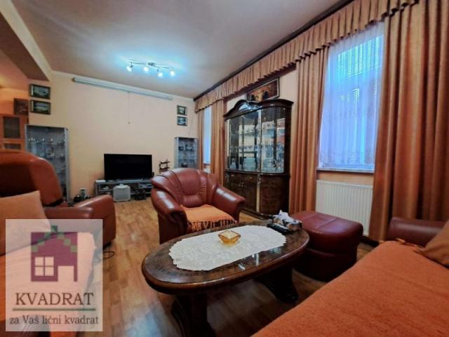 Kuća 268 m², 7, 73 ara, Ub – 255 000 €