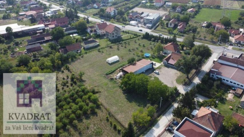 IZDAVANJE! Plac 40 ari, Obrenovac, Zvečka – 1 000 €