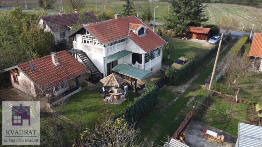 Kuća 188 m², pomoćni objekti, 10, 15 ari, Obrenovac, Stubline – 90 000 €